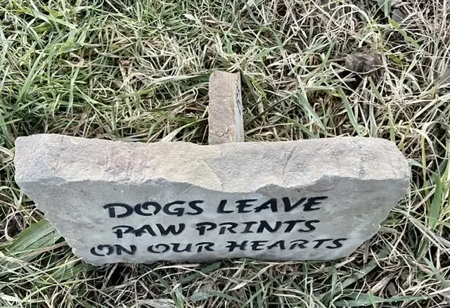 Pet remembrance stone profile